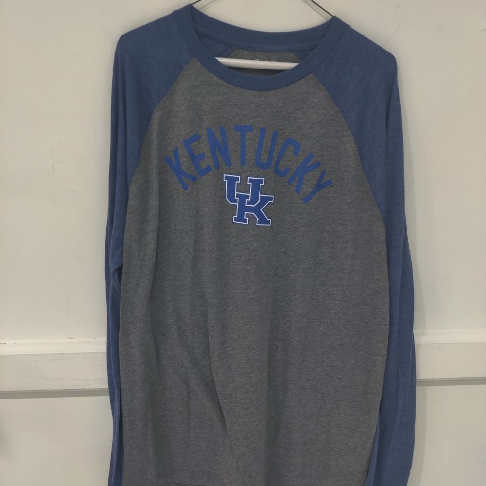 NWT Captivating Mens University of Kentucky Long Sleeve T Shirt Size L $30 CC193